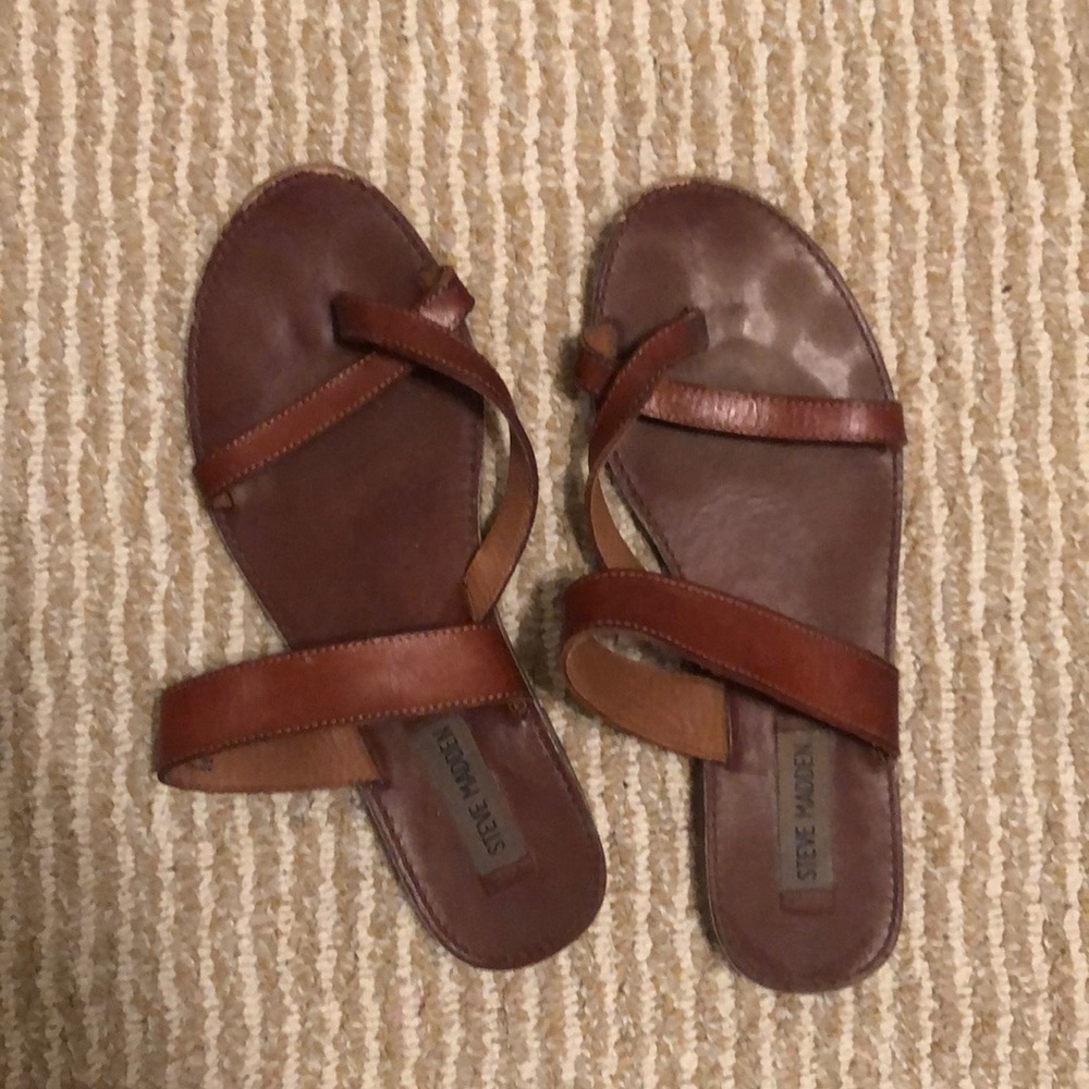 Steve Madden cross toe sandal